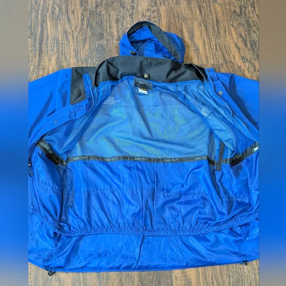 The North Face Blue and Black Gore-Tex Jacket M - Picture 4 of 10